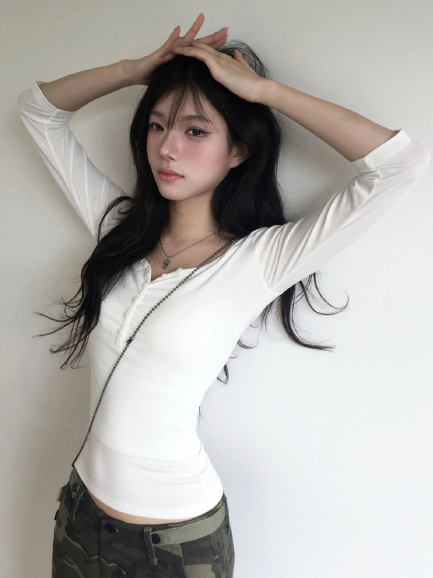 Hugcitar Fashion Pure Color O Neck Three Quarter Sleeve Buttons Women'S Blouse Shirt Women Casual Tops Streetwear Festival