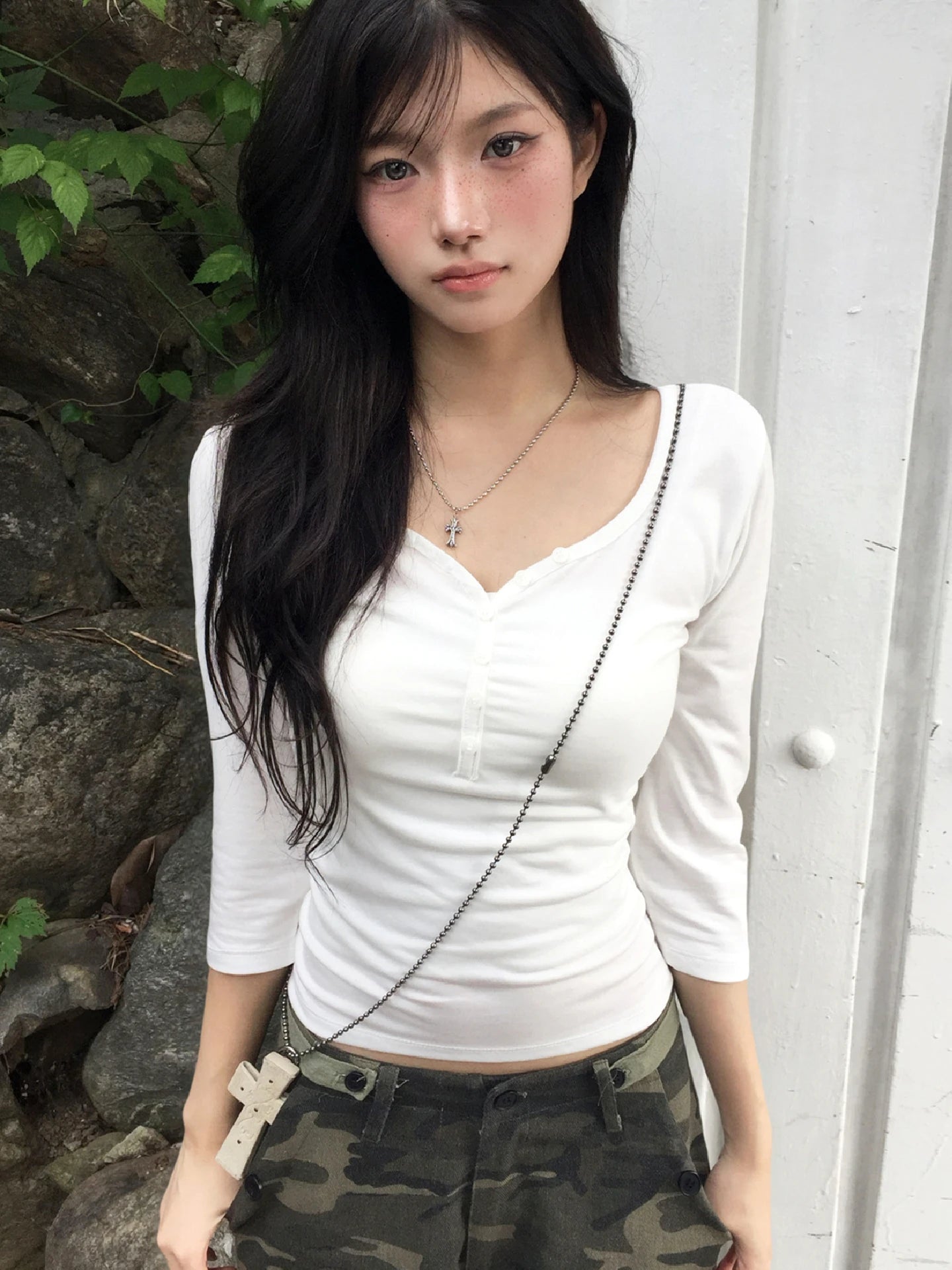 Hugcitar Fashion Pure Color O Neck Three Quarter Sleeve Buttons Women'S Blouse Shirt Women Casual Tops Streetwear Festival