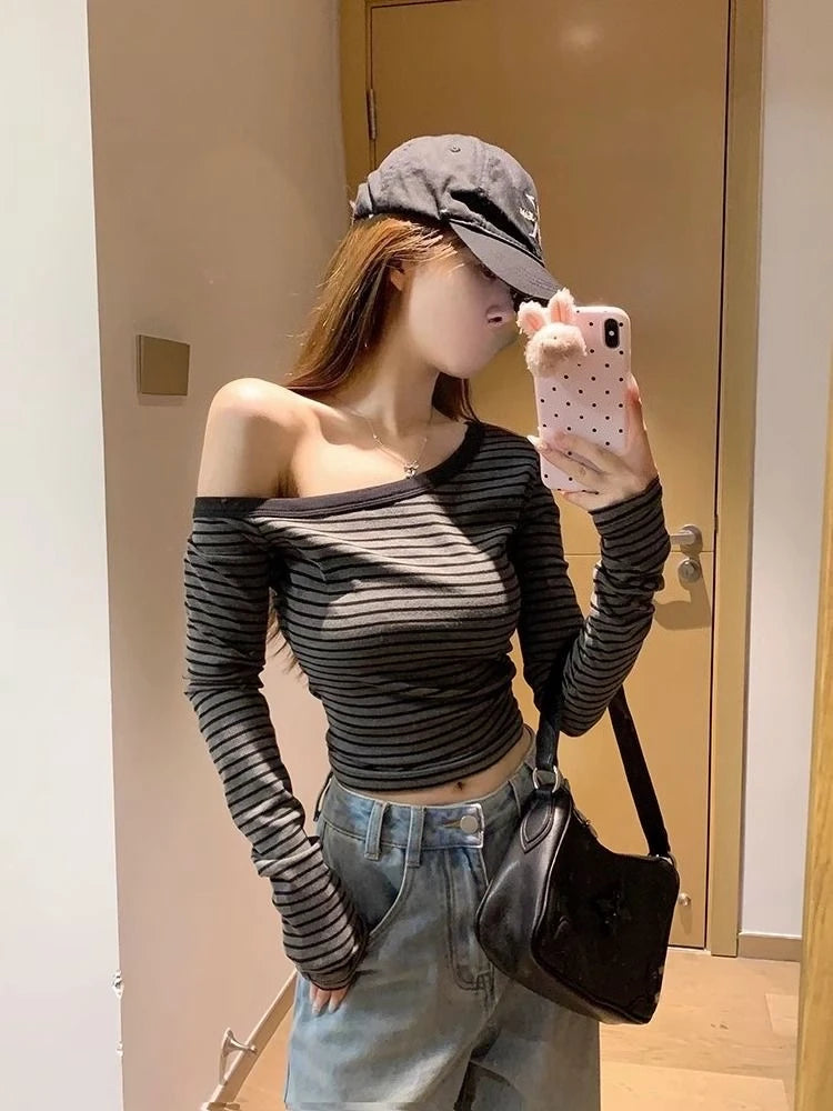 Women's Gray Asymmetrical One Shoulder Striped Long Sleeve T-Shirt 2026 Early Autumn New Arrival Slim Fit Sexy Off Shoulder Top